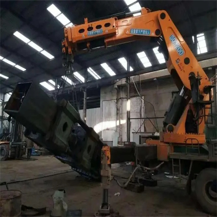 畜禽良种场130吨折臂吊车出租吊机租赁附近电话