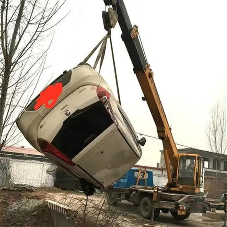 畜禽良种场随时待命，吊车24小时道路救援服务全解析